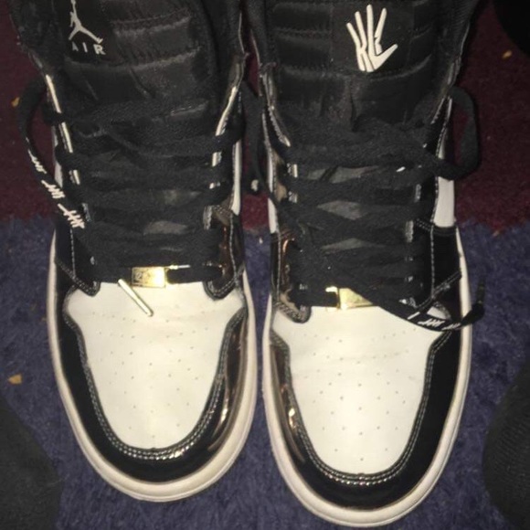 Nike shoes - Picture 2 of 5